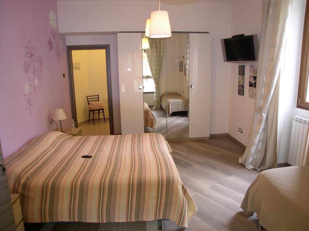סטרסה Apartment La Gatta Viola מראה חיצוני תמונה