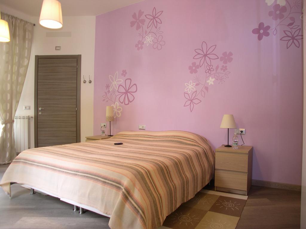 סטרסה Apartment La Gatta Viola מראה חיצוני תמונה